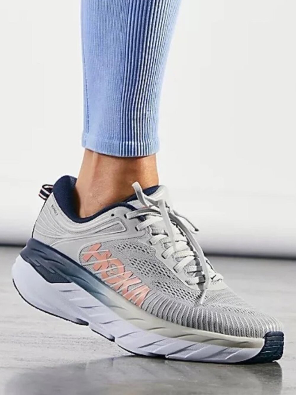 Hoka One One Bondi 7 Sneaker in Lunar Rock/ Black Iris Size 7